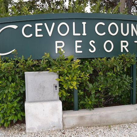 Cevoli Country Resort Lari Luaran gambar